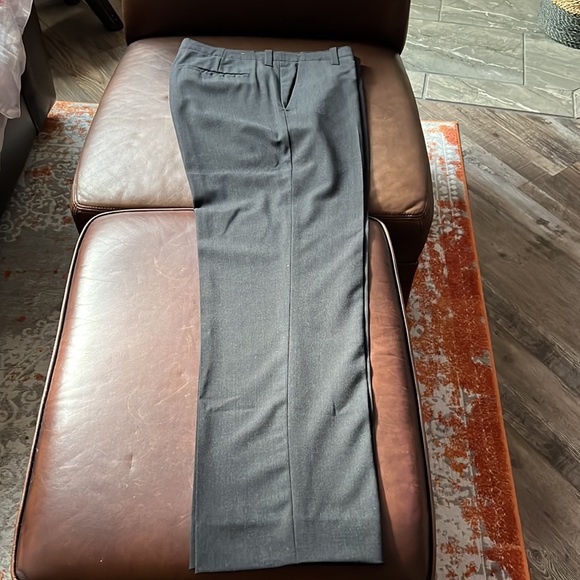 Banana Republic| Business Grey dress pants | size 34/34 | 95% Wool | 5% Lycra - Picture 4 of 9